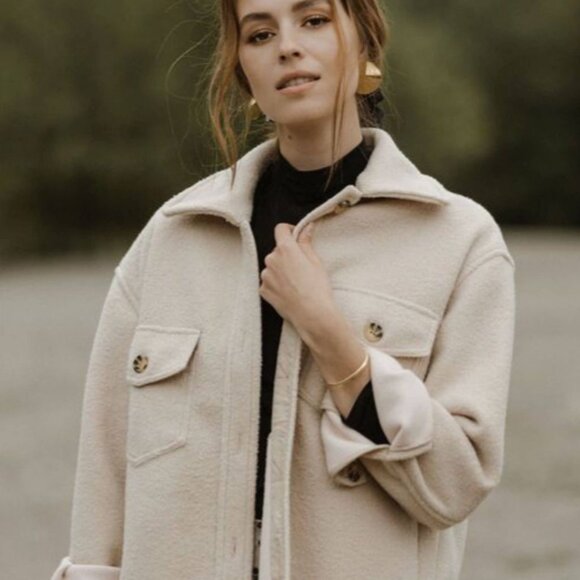 Jackson Rowe Sherpa Shacket Coat In Color Cream, Womens Size Medium - Picture 2 of 8